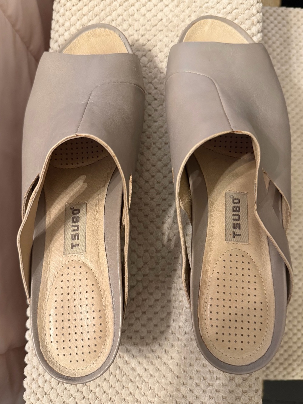Tsubo Open-Toe Slip On Mules with 2.5 inches wedge heel - Taupe - Size 8